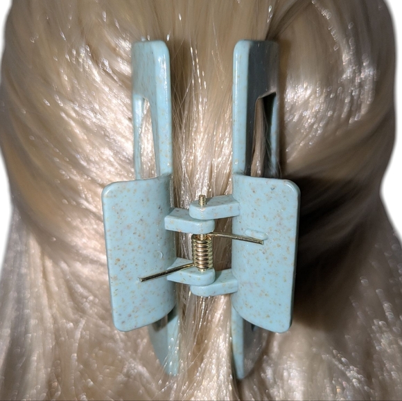 🍁 3/$15 Eco Friendly Rectangle Hair Clip - Picture 2 of 5